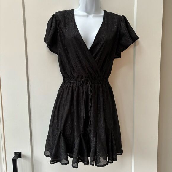 NWT Francessca’s‎ Trixxi black metallic short sleeve flutter dress size S - Picture 1 of 8